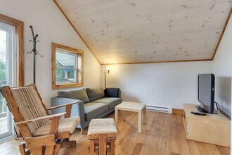 566 Chem. du Lac Beauclair in Pontiac, QC - Building Photo - Building Photo