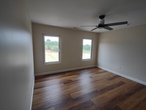 434 Turpin Rd in Inman, SC - Foto de edificio - Building Photo