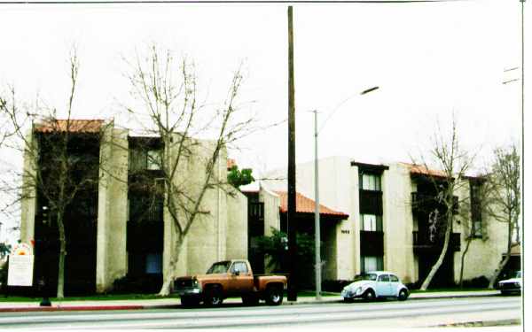 Casa Maria in Long Beach, CA - Building Photo