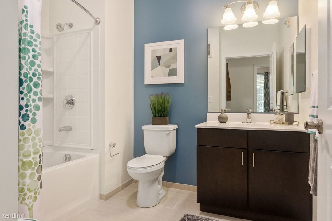 160 Burkhall St in Weymouth, MA - Building Photo