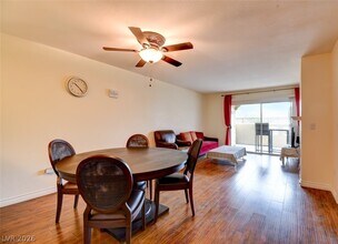 1900 Villa Palms Ct in Las Vegas, NV - Building Photo - Building Photo