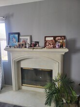 8285 Cashmere Ct, Unit 2 in Fontana, CA - Foto de edificio - Building Photo