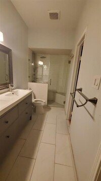 2425 Underwood St photo'