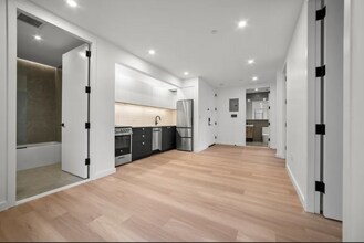 658 Madison St in Brooklyn, NY - Building Photo - Building Photo