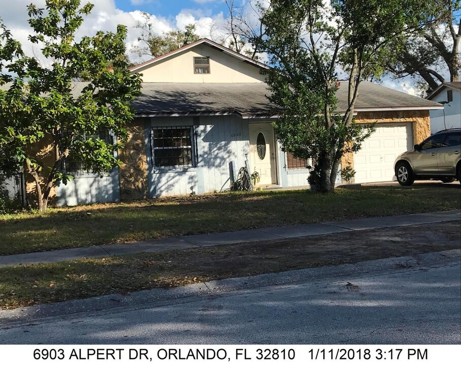 6903 Alpert Dr in Orlando, FL - Building Photo