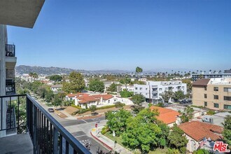 1115 S Elm Dr in Los Angeles, CA - Building Photo - Building Photo