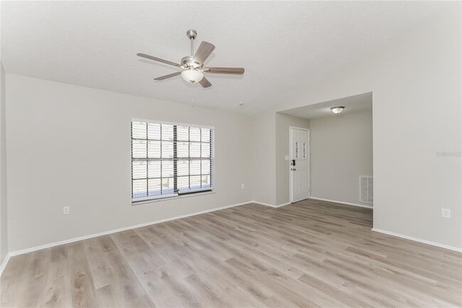 8055 Wooden Dr in Spring Hill, FL - Building Photo - Building Photo