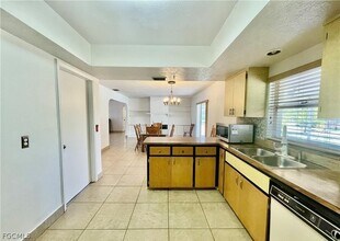 922 SE 26th Terrace in Cape Coral, FL - Building Photo - Building Photo