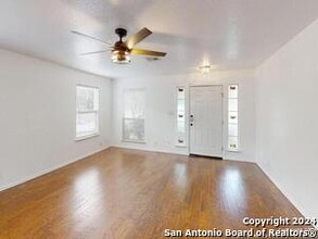 714 Sanderling in San Antonio, TX - Building Photo - Building Photo