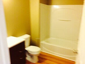 135 S Main St, Unit 135 South Main in Romeo, MI - Foto de edificio - Building Photo