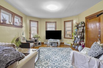 276 Linwood St in New Britain, CT - Building Photo - Interior Photo