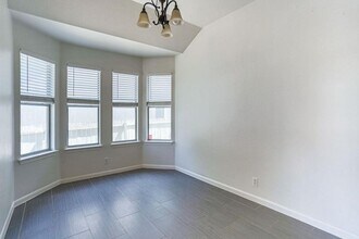 215 Estate Dr in Hutto, TX - Building Photo - Building Photo