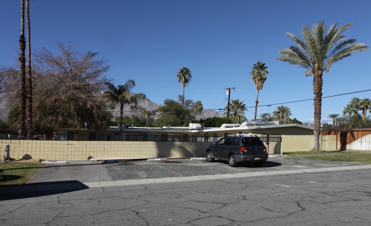 519 S Desert View Dr in Palm Springs, CA - Building Photo