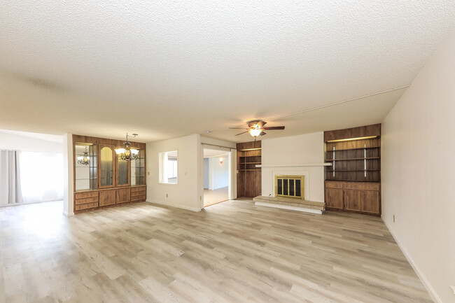 2953 Manzanita Way in Hemet, CA - Building Photo - Building Photo