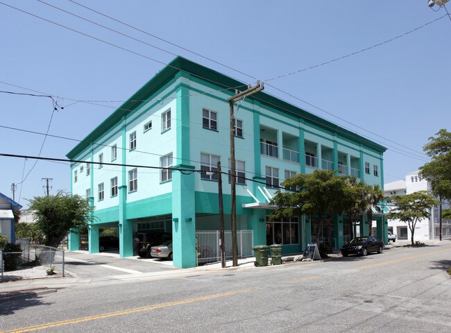 421-435 Central Ave in Sarasota, FL - Building Photo - Building Photo