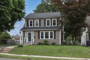 75 Park Dr in New Britain, CT - Building Photo