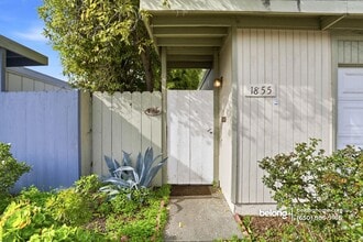 1855 Forest Ct in Milpitas, CA - Foto de edificio - Building Photo