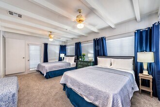 800 Canosa Ave in Las Vegas, NV - Building Photo - Building Photo