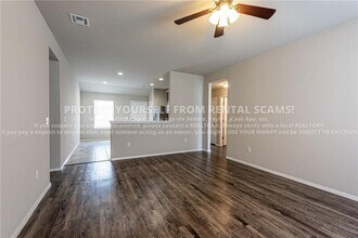 500 W Fitchberg St in Siloam Springs, AR - Building Photo - Building Photo