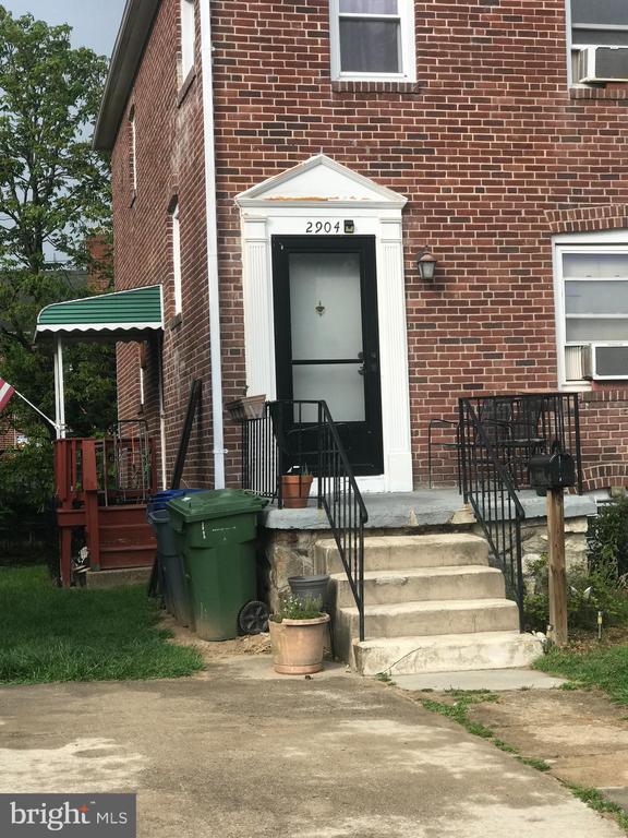 property at 2904 Clearview Ave