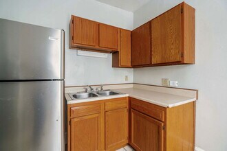 246 W 5th Ave in Columbus, OH - Foto de edificio - Building Photo