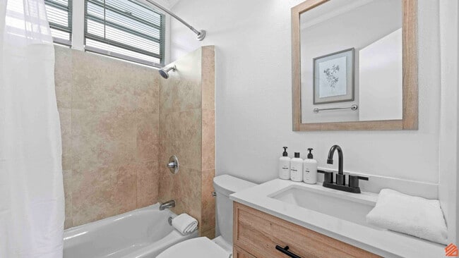 460 Abalone Ct in Fort Walton Beach, FL - Building Photo - Building Photo