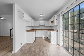 1024 Fir Pl in Greensboro, NC - Building Photo - Building Photo