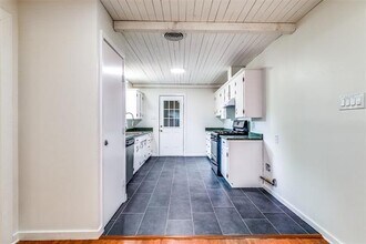 1230 Bellaire Dr in Grapevine, TX - Building Photo - Building Photo