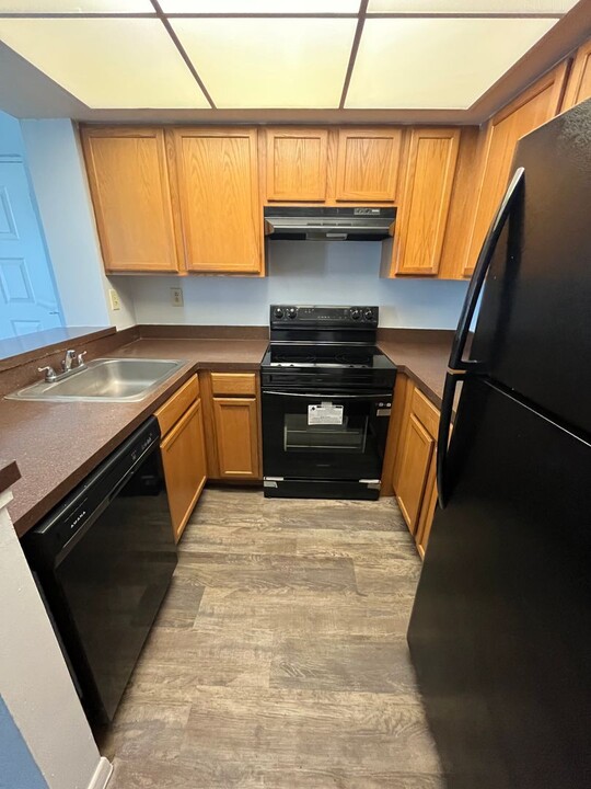 728 Executive Center Dr in West Palm Beach, FL - Building Photo