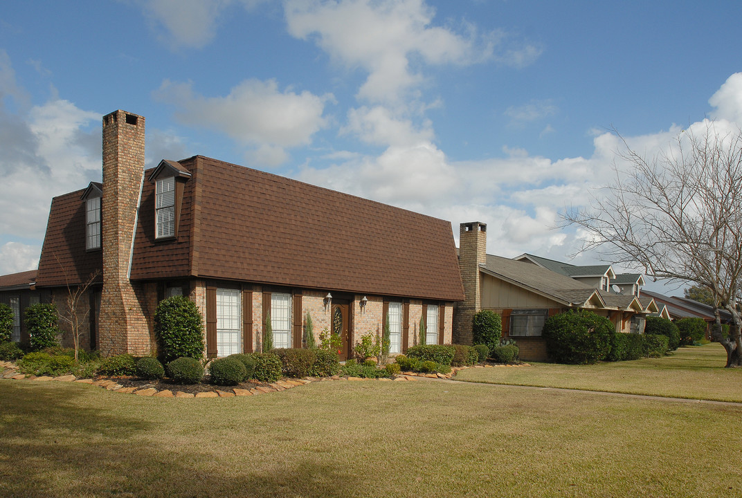 8000 Gladys Ave in Beaumont, TX - Foto de edificio