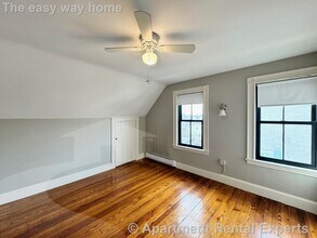 8 Charnwood Rd in Somerville, MA - Foto de edificio - Building Photo