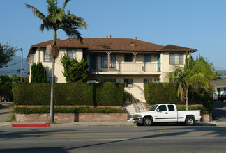 2844 State St in Santa Barbara, CA - Building Photo - Building Photo