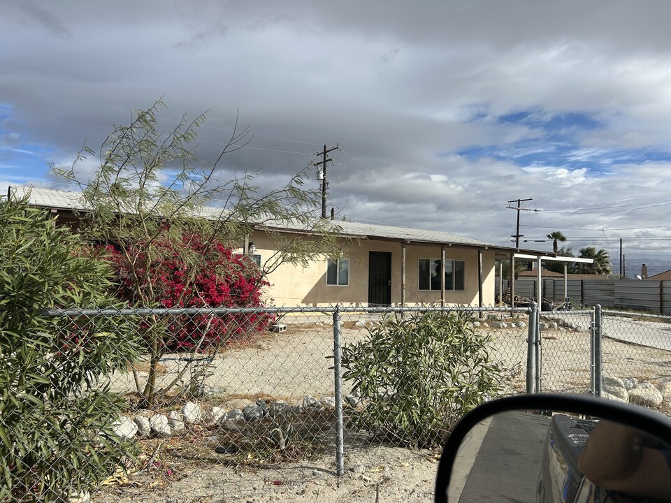 320 W Palm Vista Dr in Palm Springs, CA - Building Photo