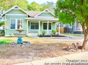 713 Aransas Ave in San Antonio, TX - Building Photo - Building Photo