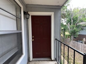 219 Fry St, Unit 6 in Denton, TX - Building Photo - Building Photo