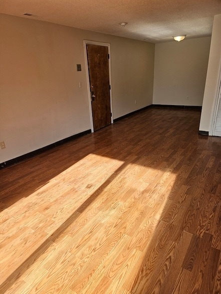 75 Scotch Pond Pl, Unit 31 in Quincy, MA - Foto de edificio - Building Photo