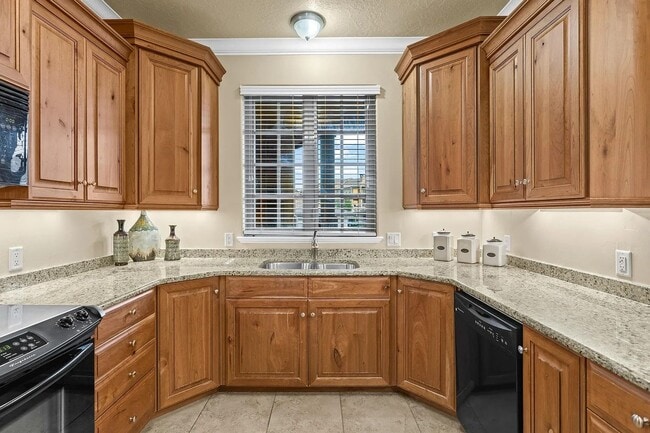property at 810 S Dixie Dr