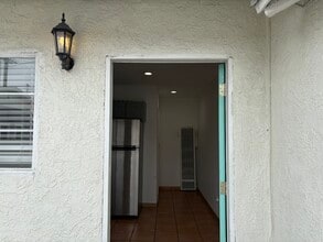 3423 W 59th St, Unit ADU in Los Angeles, CA - Foto de edificio - Building Photo