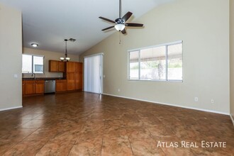 16000 W Maricopa St in Goodyear, AZ - Foto de edificio - Building Photo
