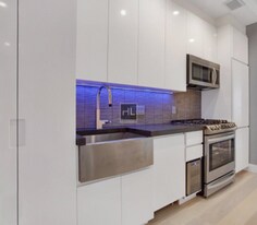 STANTON ST., Unit 5E1 in New York, NY - Building Photo
