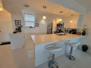 3703 NE 166th St, Unit 808 in North Miami Beach, FL - Building Photo - Building Photo