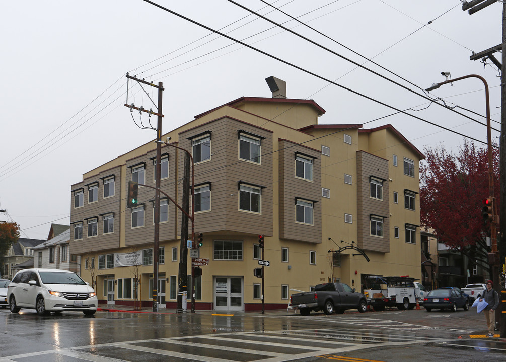 Stranda Apartments in Berkeley, CA - Building Photo