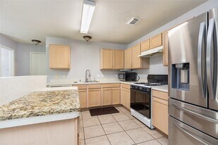 17334 Turquoise Stream Dr in Houston, TX - Building Photo