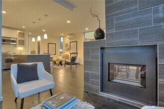 2429 NW 60th St in Seattle, WA - Building Photo - Building Photo