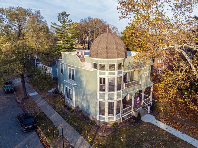 property at 398 W 5th Ave