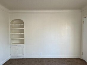 516 N White St in Hanford, CA - Building Photo - Building Photo