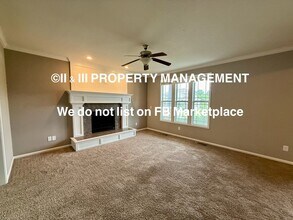 9548 Roundtree St in Lenexa, KS - Building Photo - Building Photo