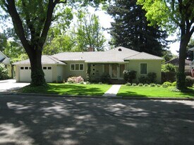 216 Helen Ave in Modesto, CA - Building Photo