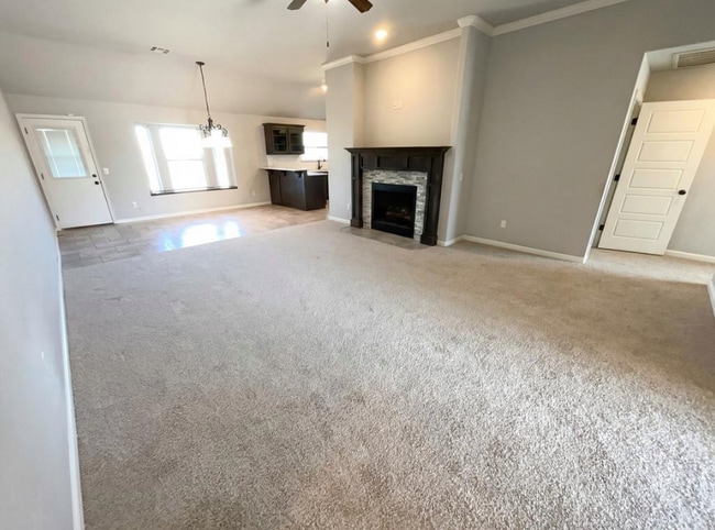 11017 NW 95th St in Yukon, OK - Foto de edificio - Building Photo