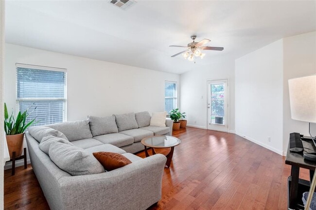 1310 Sunny Meadows Loop